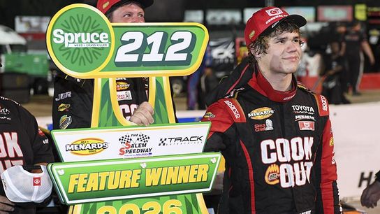 REAVES DOMINATES AT SALEM (news)