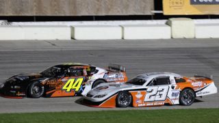 SEASON 101 FOR HAWKEYE DOWNS (Tracks). Photo by Photo: Midwest Tour