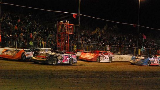 MARS SERIES TO SYCAMORE. Photo by Photo: Sycamore Speedway