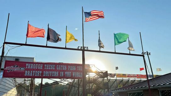 WINCHESTER 400 ON SATURDAY (news)