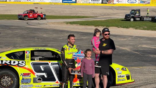MAJESKI WINS MIDWEST TOUR OPENER (news)